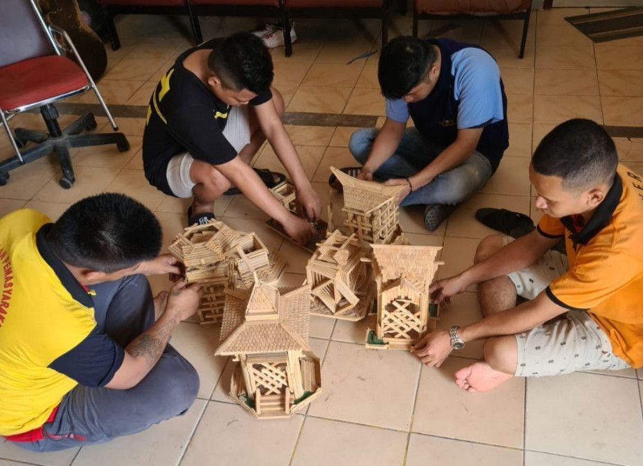 Anyaman Bambu