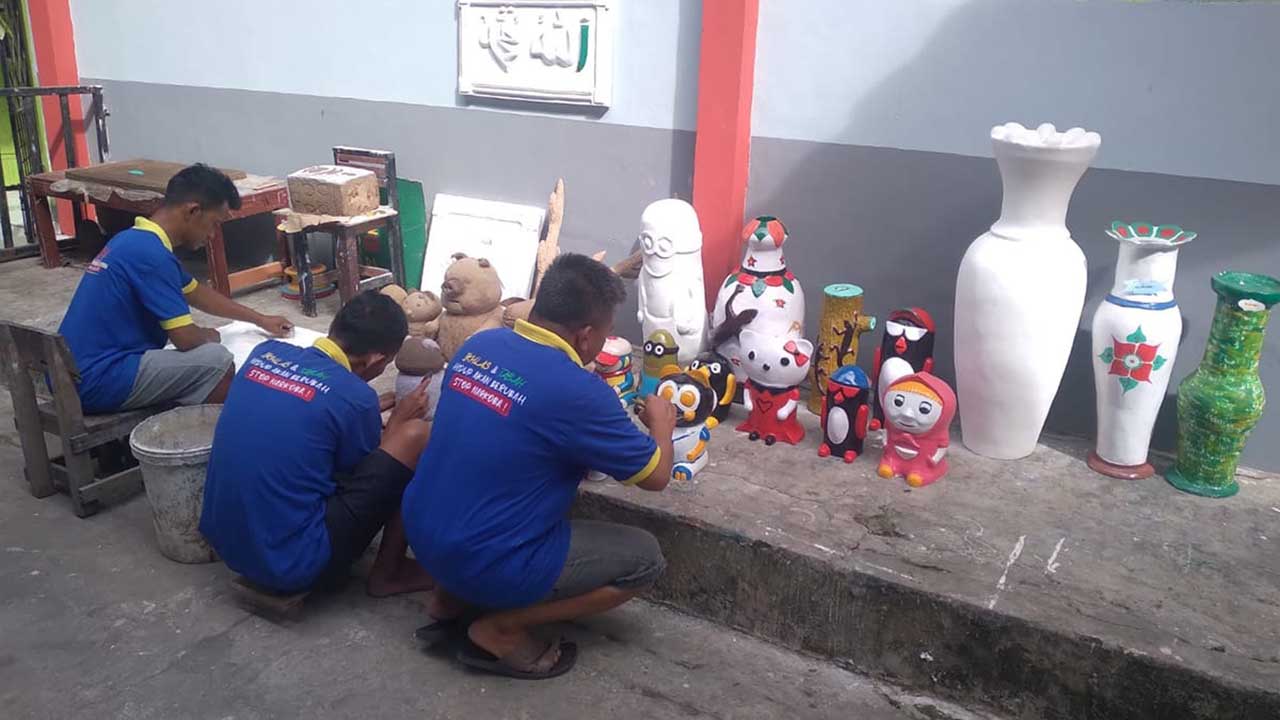 Vas Lukis Tangan